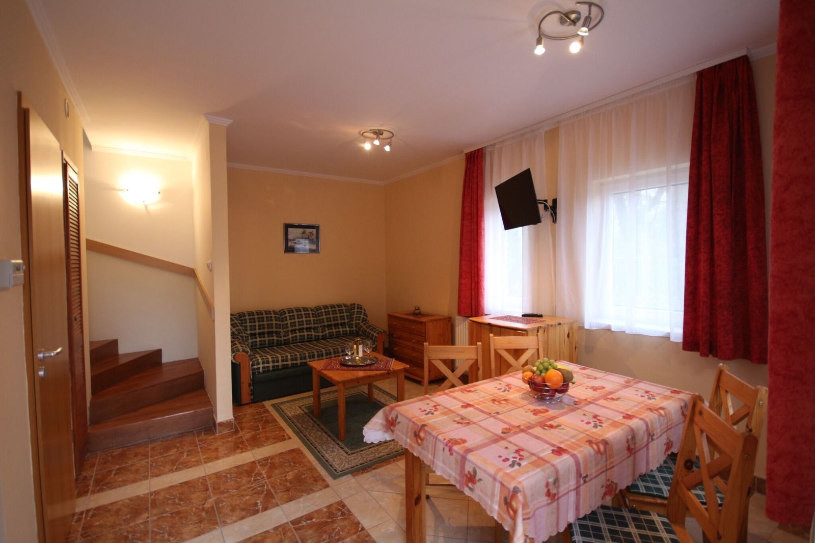 Apartman u prizemlju s vrtom (5 osoba)